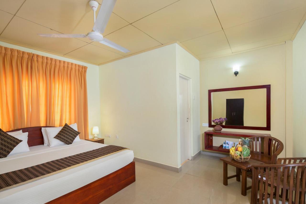 Palm Beach Inn&Sea Shells Cabanas Bentota Zimmer foto