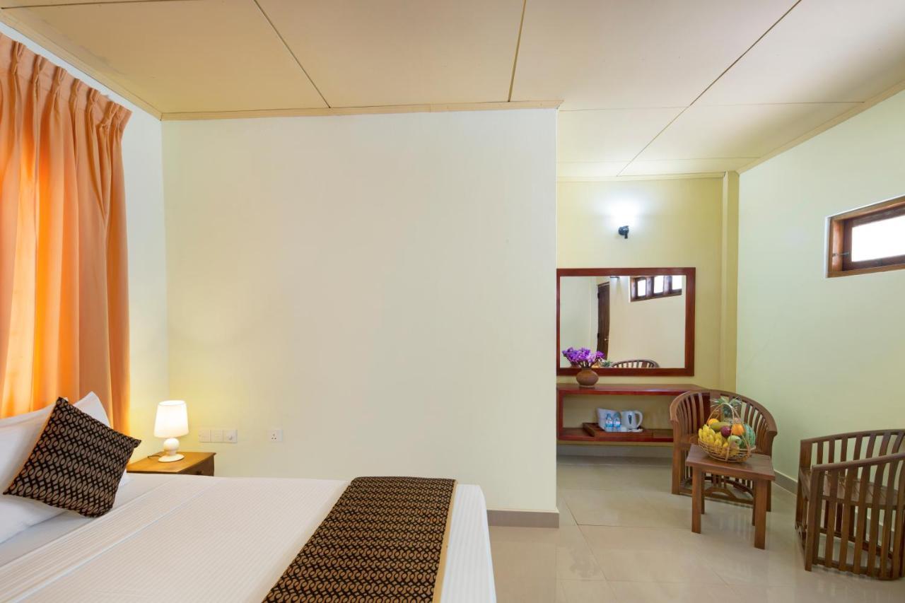 Palm Beach Inn&Sea Shells Cabanas Bentota Zimmer foto